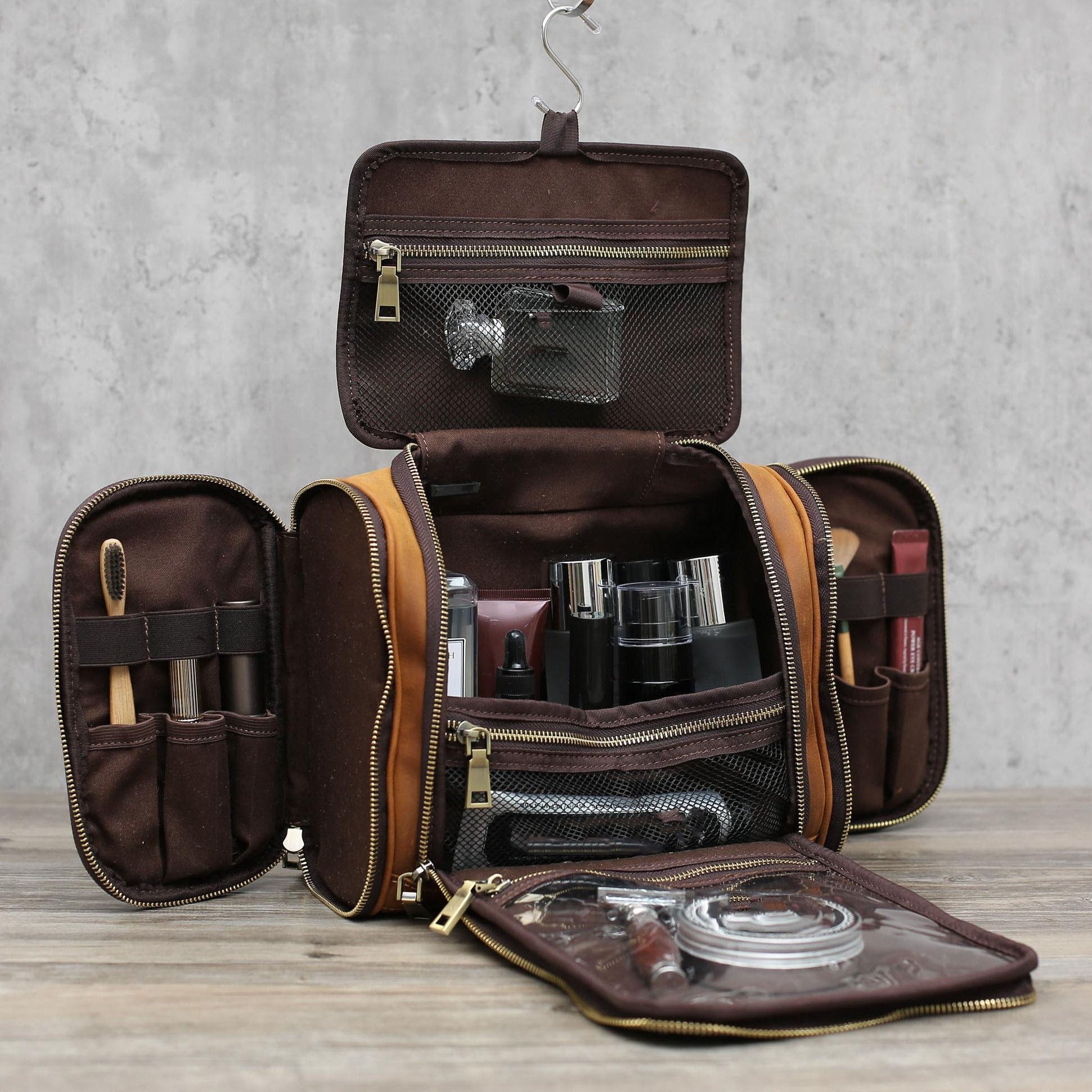 Personalized Hanging Leather Toiletry Bag, Leather Dopp Kit Bag, Groom – RockCow Leather Studio